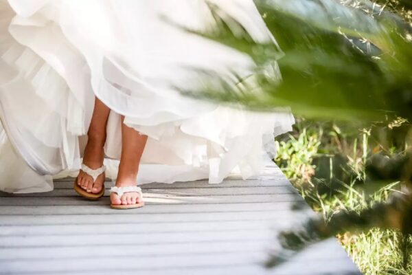 How to wear wedding flip-flops before, during, and after a wedding!